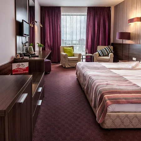 Family - Restaurant Ring Hotel