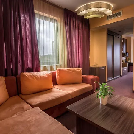 Family - Restaurant Ring Szálloda